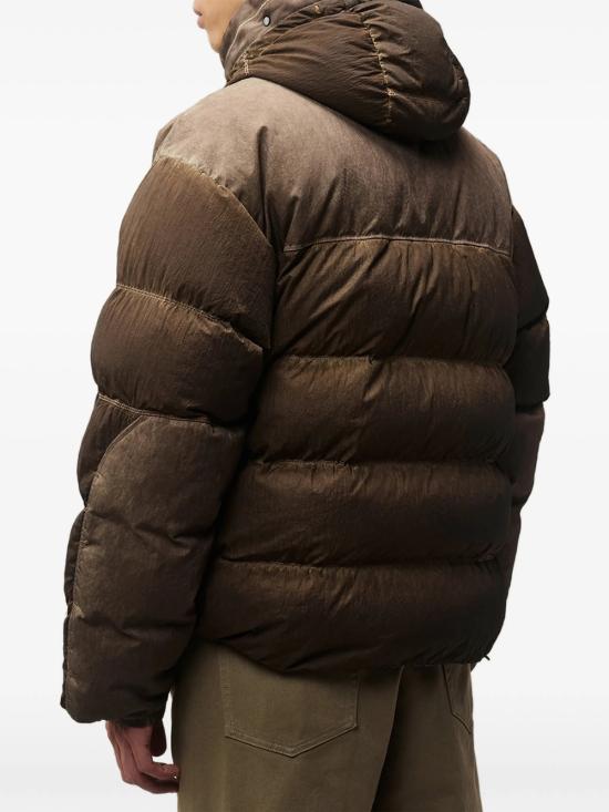 26FW 씨피 컴퍼니 숏패딩 21CMOW115A006369S R30 BROWN - C.P. COMPANY