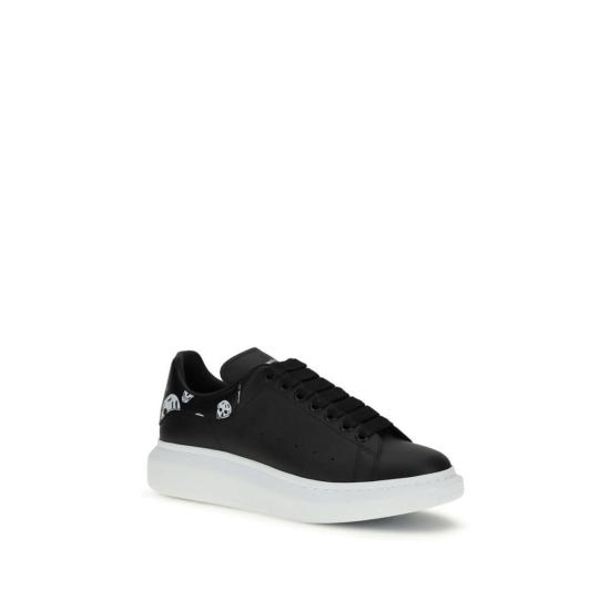 26FW 알렉산더 맥퀸 스니커즈 카프 레더 보스 타우러스 청키  블랙 - ALEXANDER MCQUEEN
