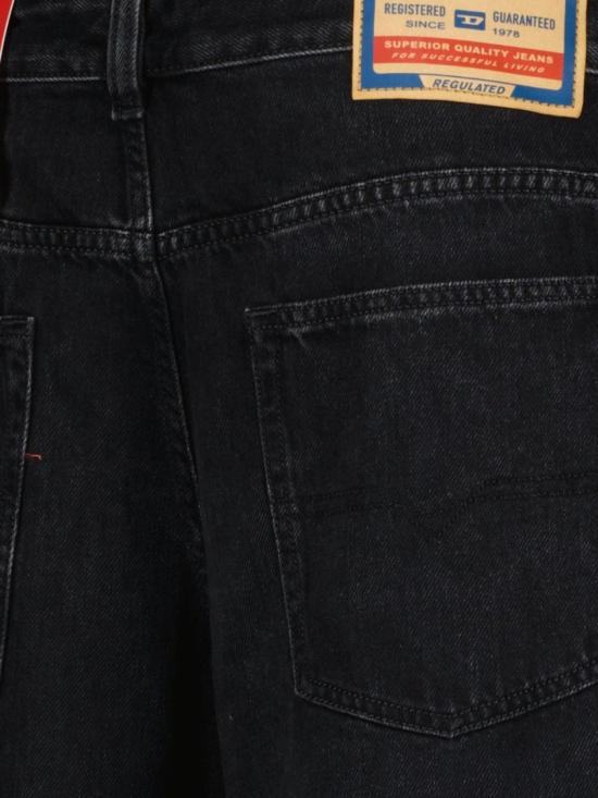 26FW 디젤 2001 D 매크로 릴렉스 핏 데님 팬츠 A11598 09P09 02 Black - DIESEL