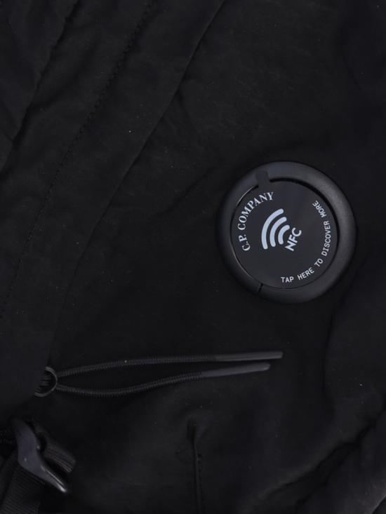 26FW 씨피 컴퍼니 나일론 B 렌즈 크로스바디 RCCMAC734A 005269G999 Black - C.P. COMPANY
