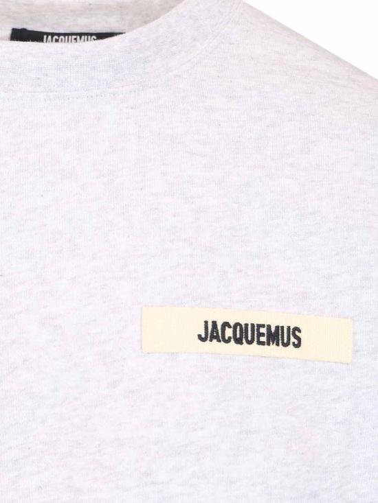 26FW 자크뮈스 반팔 티셔츠 25HTSM00133AJ00226950 GREY - JACQUEMUS