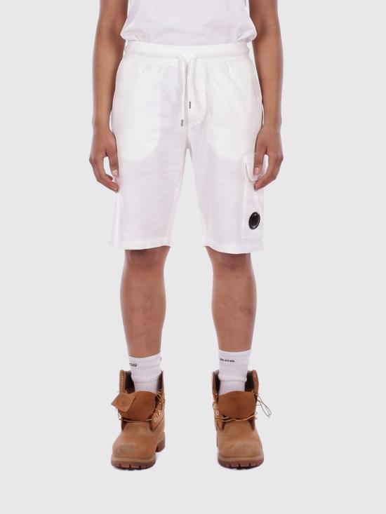 26SS 씨피 컴퍼니 라이트 플리스 카고 렌즈 스웨트쇼츠 RCCMSB704A002246G 103 White