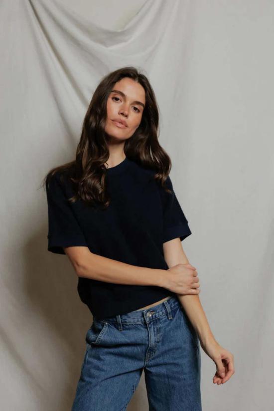  퍼펙트 화이트 티 스웨터 셔츠 케네디 스웨트셔츠 네이비 - PERFECT WHITE TEE