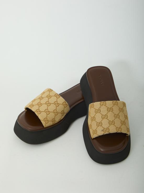 26FW 구찌 플랫폼 슬라이드 샌들 플랫폼 슬라이드 샌들 A0034RFAFUW 9611 BROWN - GUCCI
