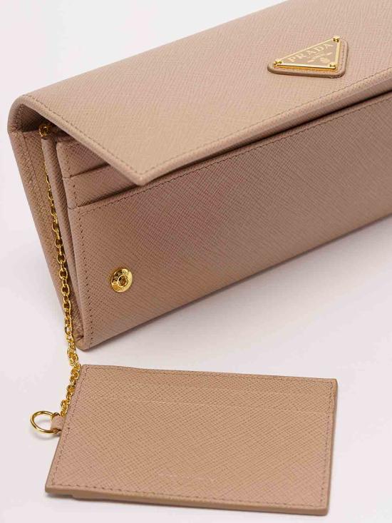  프라다 사피아노 레더 트라이앵글 로고 플랩 장지갑 1MH132QHHF0236 LIGHT PINK - PRADA