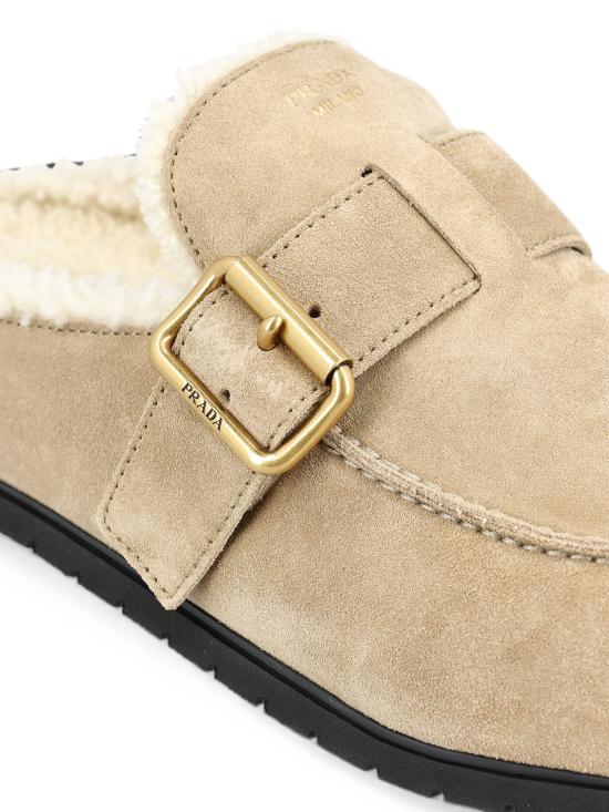 26FW 프라다 스웨이드 셔링 뮬 스웨이드 셔링 뮬 1R548OFZF10JFT F0F24 DESERTO - PRADA