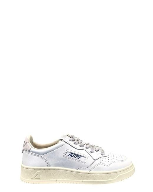 26FW 오트리 메달리스트 로우 레더 스니커즈 AULWSW03 WHITESILVER WHITE SILVER