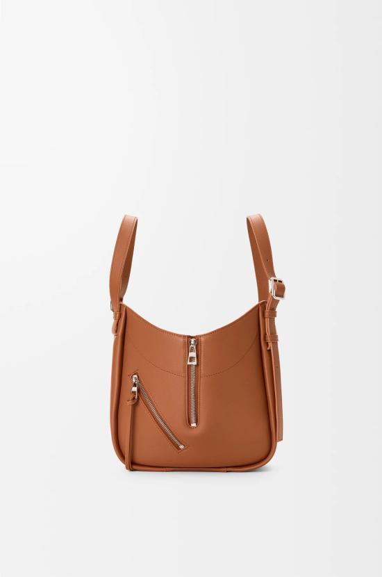 26SS 로에베 클래식 카프스킨 해먹 플립 백 A538HHBX07 4927 SQUIRREL - LOEWE