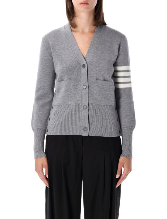 26FW 톰브라운 파인 메리노 울 4바 클래식 V넥 가디건 FKC207A00014 055 Grigio