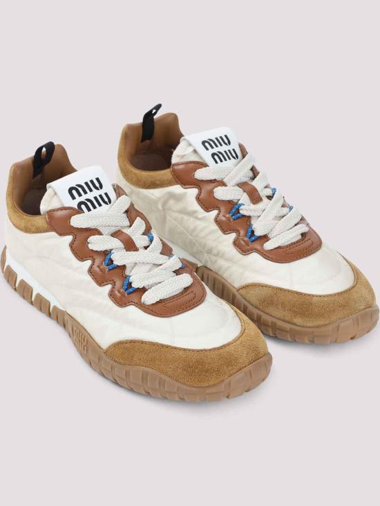 26FW 미우미우 타이어 테크니컬 스웨이드 스니커즈 5E417EF005LYWF05KS CREAM - MIU MIU