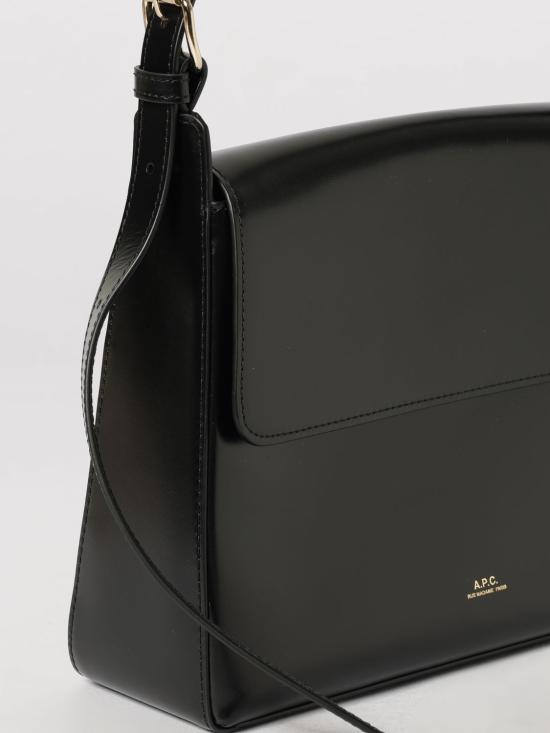 26FW 아페쎄 버지니아 플랩백 PXBRUF61924 LZZ Black - A.P.C.