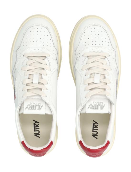 26FW 오트리 메달리스트 로우 레더 스니커즈 AULWLL33 WC WHITE SCARLET - AUTRY