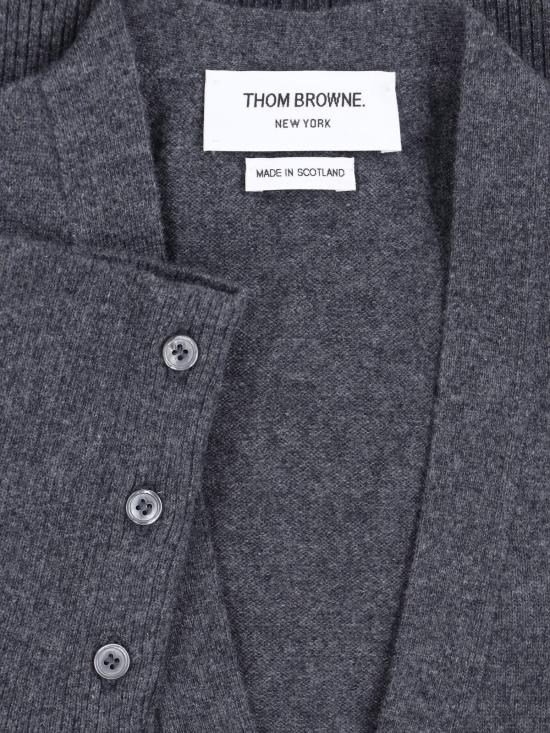 26FW 톰브라운 클래식 캐시미어 4바 브이넥 가디건 FKC001A 00011 035 Grey - THOM BROWNE