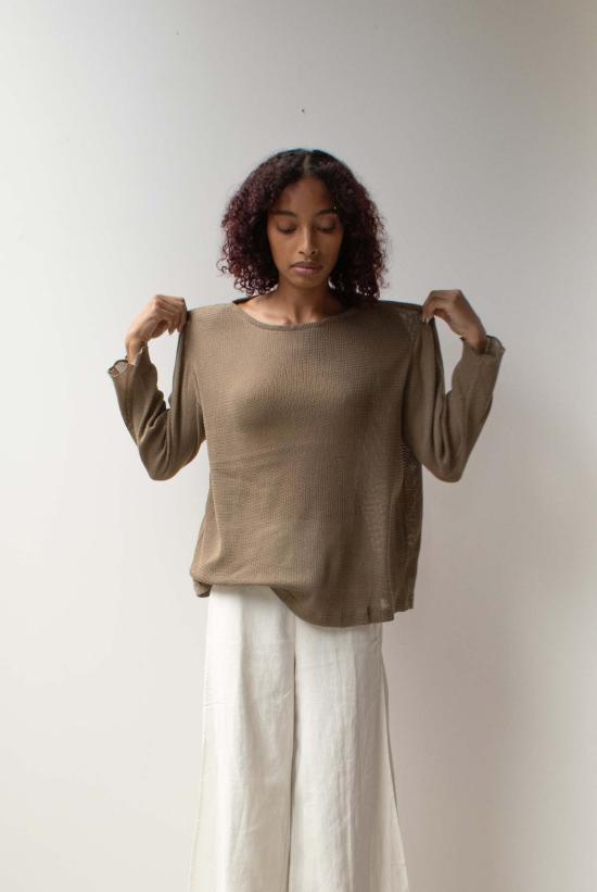  앳 던 블라우스 새벽에. 메쉬 보트넥 탑 블랙 - AT DAWN.