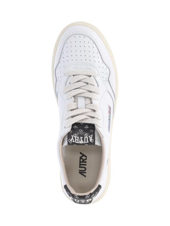 26FW 오트리 메달리스트 로우 스니커즈 AULM HJ04 White - AUTRY