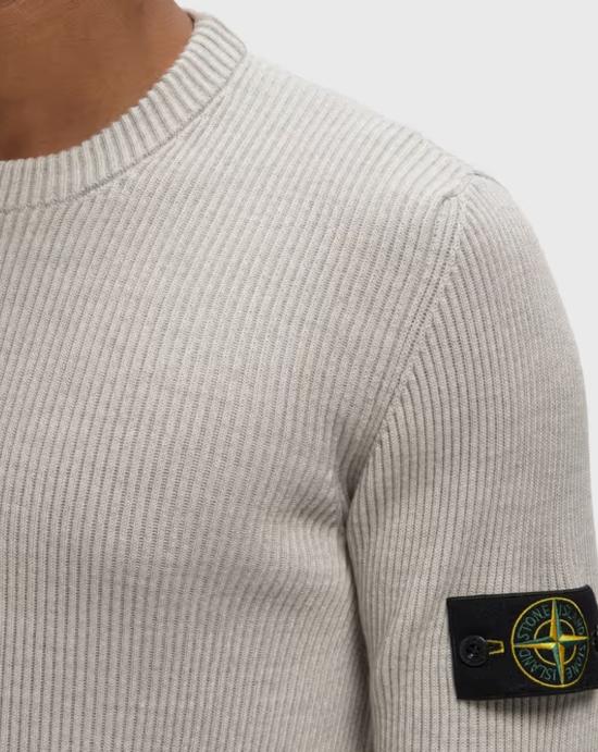  스톤 아일랜드 리브드 니트 로고 패치 스웨터 L2S155100053 S00C2V0M95 GREY - STONE ISLAND
