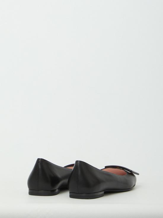 26FW 로저비비에 플랫 슈즈 RVW66839540 BLACK - ROGER VIVIER