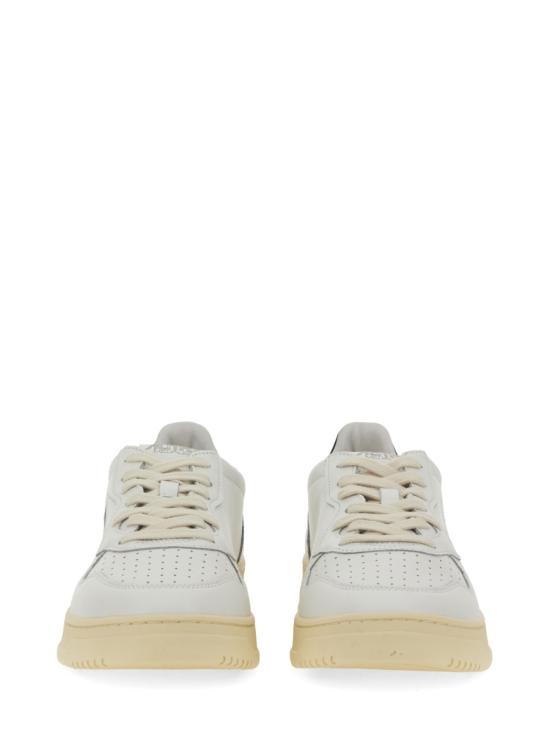 26FW 오트리 메달리스트 로우 스니커즈 AULM LL12 WHITE - AUTRY
