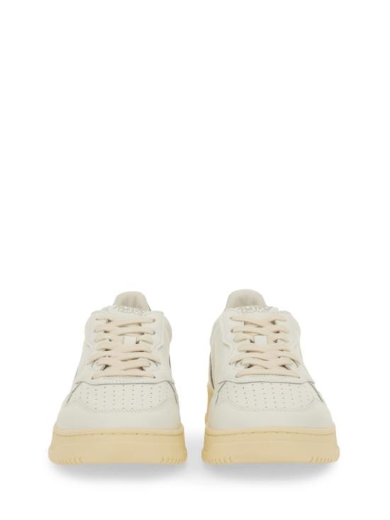 26FW 오트리 메달리스트 로우 스니커즈 AULM LL20 WHITE - AUTRY