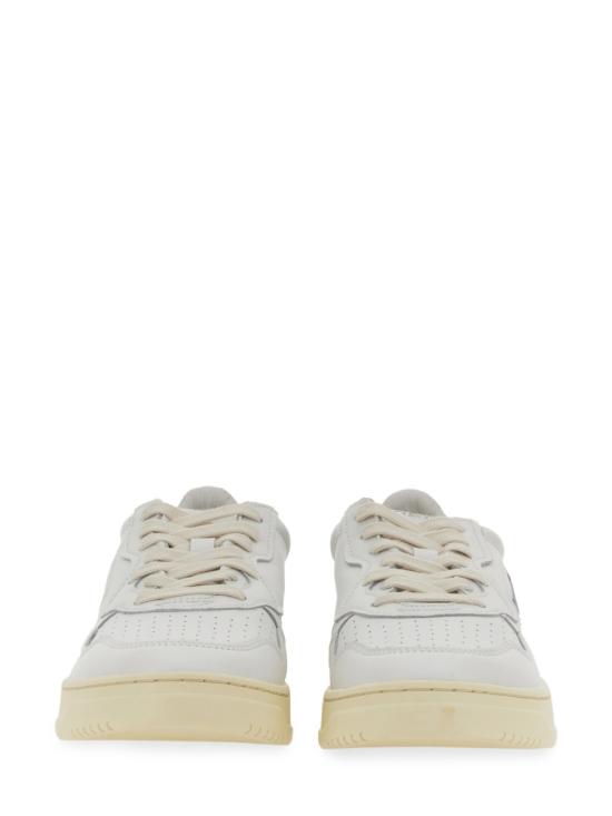 26FW 오트리 메달리스트 로우 스니커즈 AULM LL15 WHITE - AUTRY