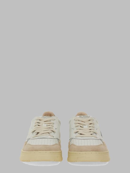 26FW 오트리 메달리스트 로우 스니커즈 AULM LS28 WHITE