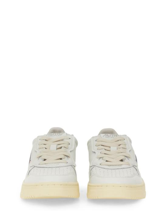 26FW 오트리 메달리스트 로우 레더 스니커즈 AULW LL05 WHITE - AUTRY