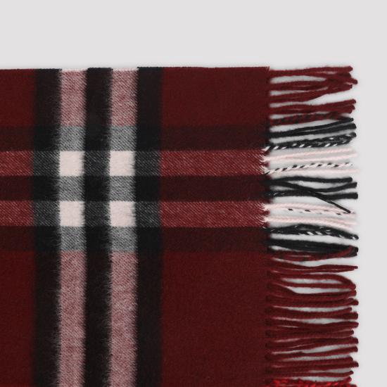 26FW 버버리 체크 캐시미어 스카프 8112639A1308 OXBLOOD RED - BURBERRY