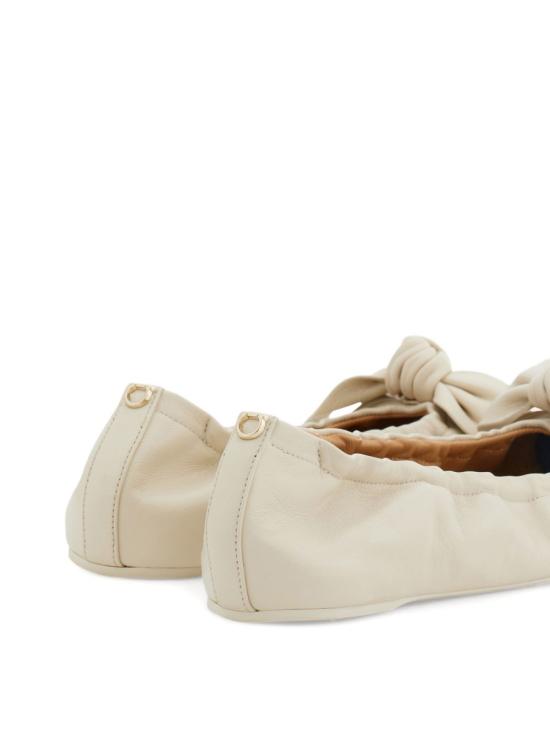26SS 살바토레 페라가모 플랫 슈즈 01L120791175MASCARPONE Beige - SALVATORE FERRAGAMO