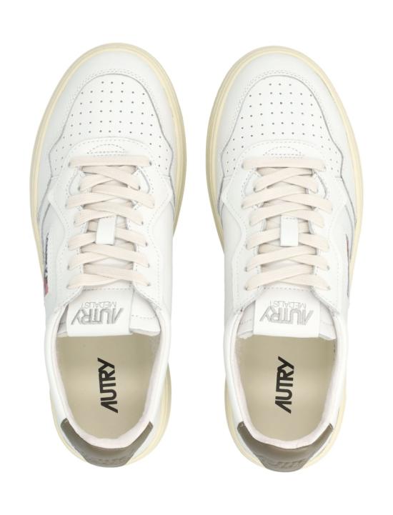 26FW 오트리 메달리스트 로우 스니커즈 AULMLL28WC White - AUTRY
