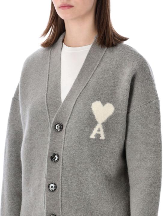 26SS 아미 빅 하트 로고 알파카 니트 가디건 UKC365KN0135058 Grey - AMI