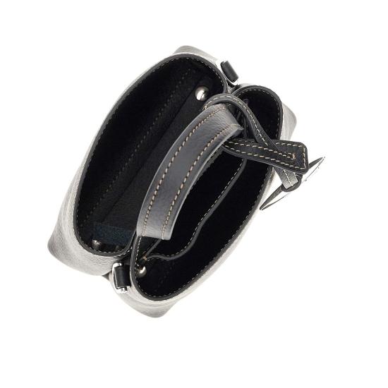 26FW 토즈 해머드 레더 미니 토트백 XBWAPAT9000QRI Black - TODS