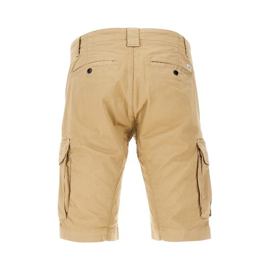 26SS 씨피 컴퍼니 스트레치 사틴 카고 렌즈 쇼츠 도브 20CMBE746A005694G Beige - C.P. COMPANY