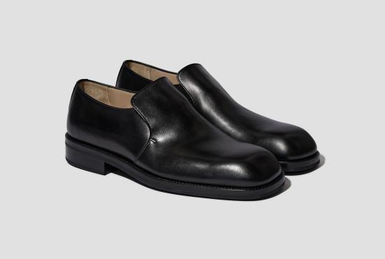 26FW 르메르 로퍼 정장용 로퍼 - 광택 있는 식물성 태닝 가죽 FO0296 LL0106 블랙