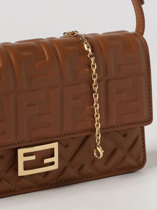 26FW 펜디 바게트 체인 지갑 8M0498AAJD F1UJK Brown - FENDI