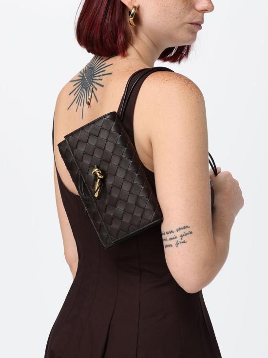 26FW 보테가베네타 안디아모 파우치 온 스트랩 836940VCPP2 2190 Brown - BOTTEGA VENETA