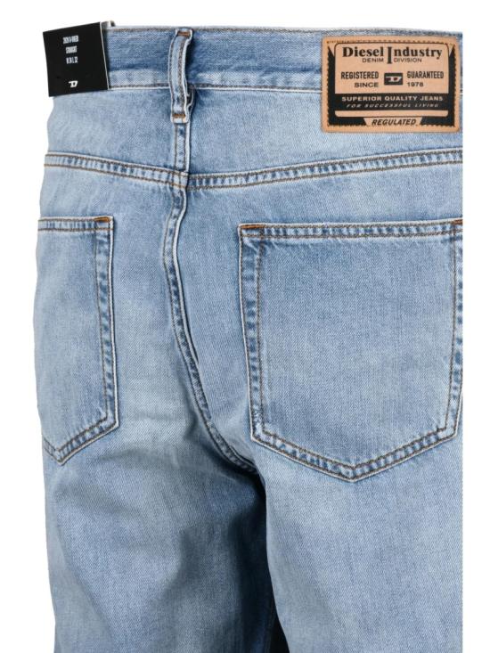 25FW 디젤 데님 팬츠 연한 파란색 면 소재 스트레이트 진 - DIESEL