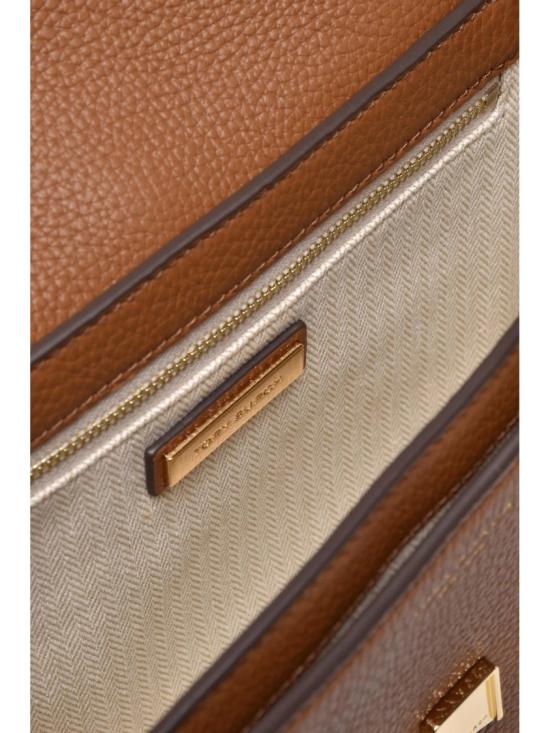 25FW 토리버치 크로스백 체인 스트랩과 자석 잠금 장치가 있는 중간 사이즈 송아지 가죽 - TORY BURCH