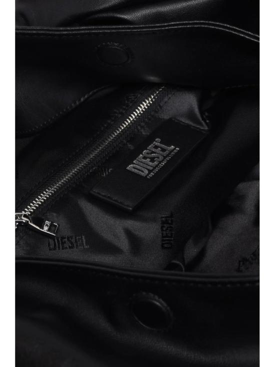 25FW 디젤 가방 넉넉한 사이즈의 블랙 폴리우레탄 호보백 (자석 잠금 장치 포함) - DIESEL