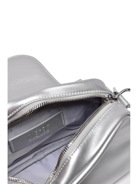 25FW 디젤 숄더백 장식 체인과 참 장식이 달린 미니 메신저 - DIESEL