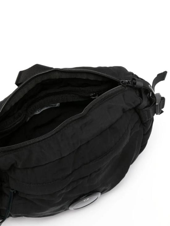 26FW 씨피 컴퍼니 나일론 B 렌즈 크로스바디 RCCMAC734A005269G999 BLACK - C.P. COMPANY
