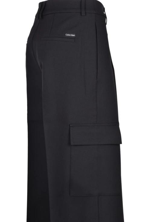 25SS 캘빈클라인 팬츠 실용적인 포켓이 있는 일자형 블랙 카고 - CALVIN KLEIN