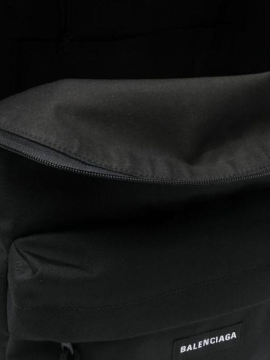 26FW 발렌시아가 로고 패치 익스플로러 백팩 503221 2VZ371000 BLACK - BALENCIAGA