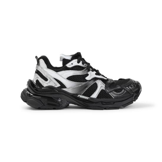 26FW 발렌시아가 러너 스니커즈 779066 WRN2G 1090 BLACK WHITE - BALENCIAGA