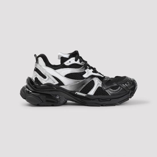 26FW 발렌시아가 러너 스니커즈 779066 WRN2G 1090 BLACK WHITE - BALENCIAGA