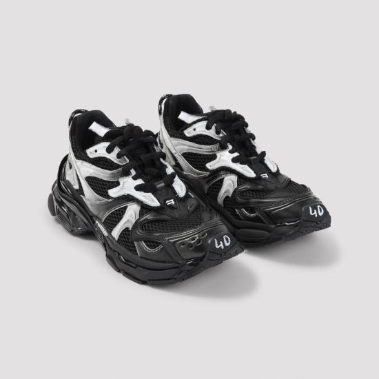 26FW 발렌시아가 러너 스니커즈 779066 WRN2G 1090 BLACK WHITE - BALENCIAGA