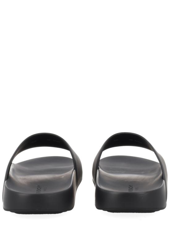 26FW 지방시 러버 라벨 슬라이드 뮬 BH302MH1XL 001 BLACK - GIVENCHY