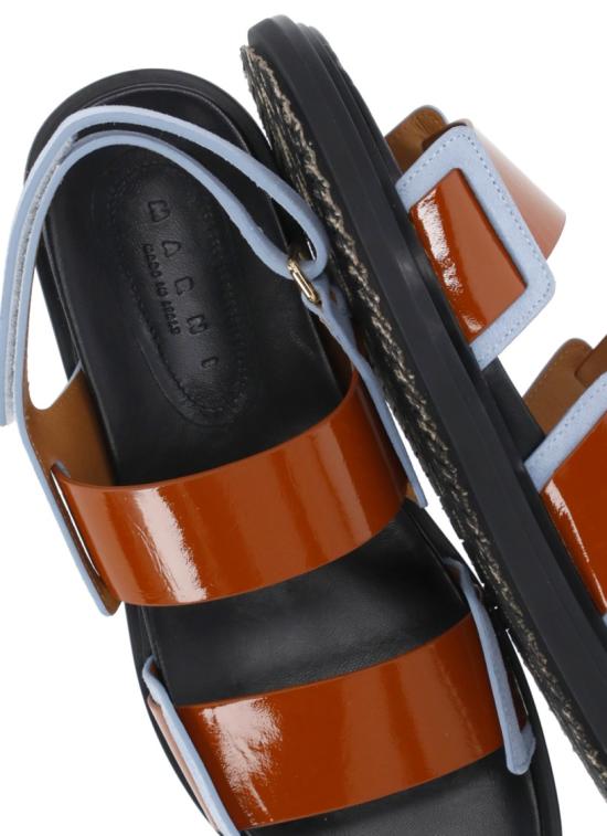 26SS 마르니 퍼스벨트 레더 더블 스트랩 샌들 FBMS018001P7615ZP083 Brown - MARNI