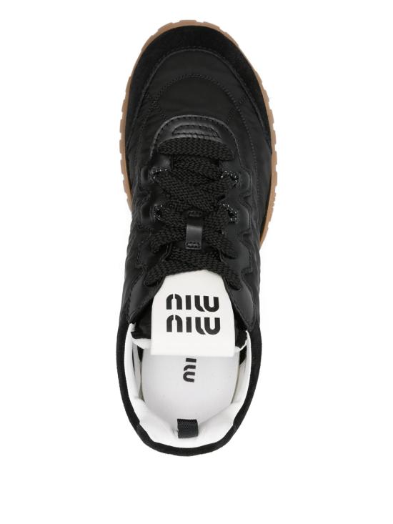 26FW 미우미우 타이어 테크니컬 스웨이드 스니커즈 5E417EF005ZJM F0002 BLACK - MIU MIU