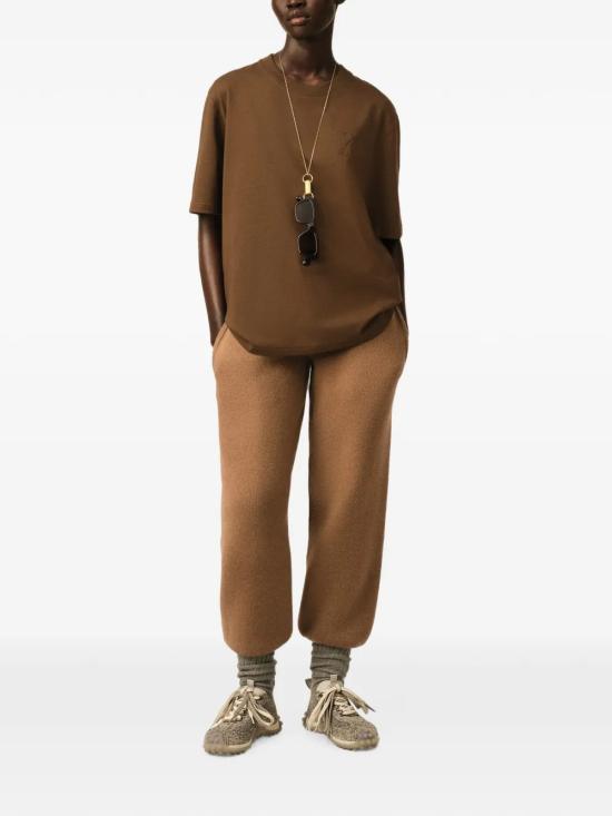 26FW 아미 화이트 코튼 드 하트 엠보스 티셔츠 UTS357 726 2221 Chocolate brown - AMI