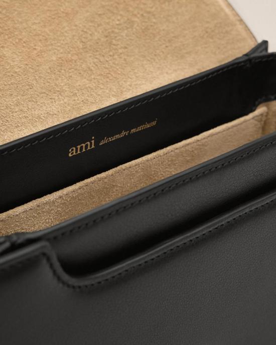  아미 스몰 하트 로고 글레이즈드 레더 파리 백 ULL717 AL0208 0015 BLACK VIBRATED BRASS - AMI